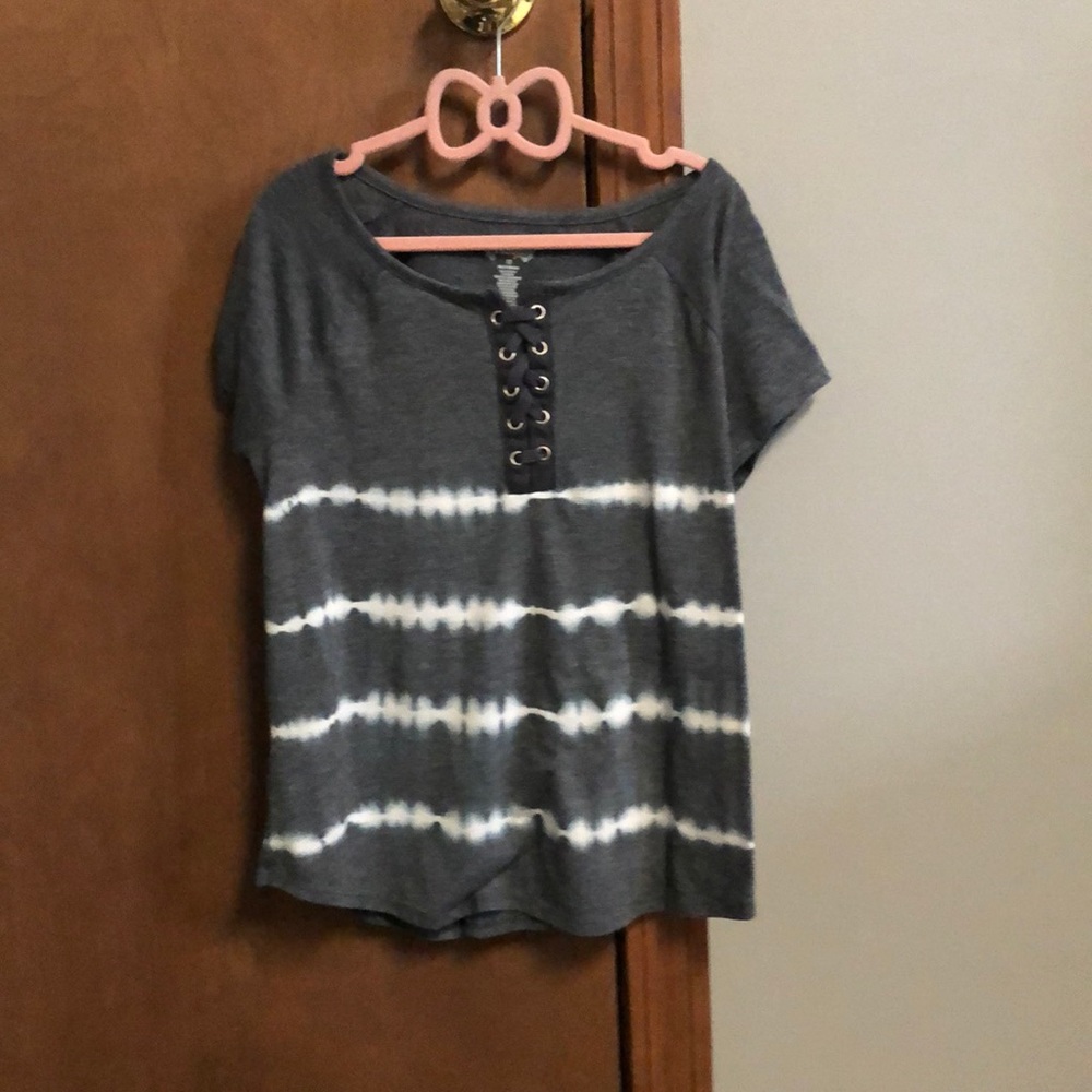 A tie-dye grey tshirt